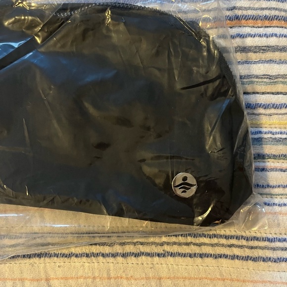 HALARA Black Beltbag - Picture 4 of 6